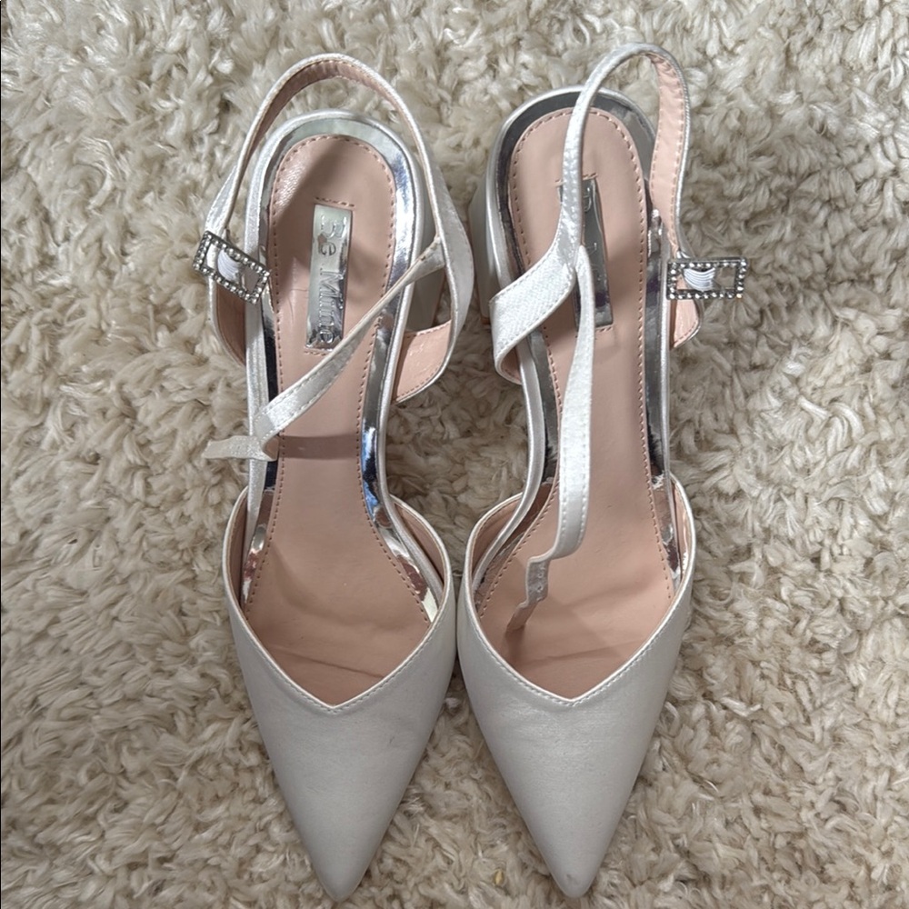 White Slingback Heels with Pointed Toe and Medium Heel - Picture 3 of 5